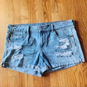 🦋 4 FOR $30! 🦋 AE light wash distressed shorts